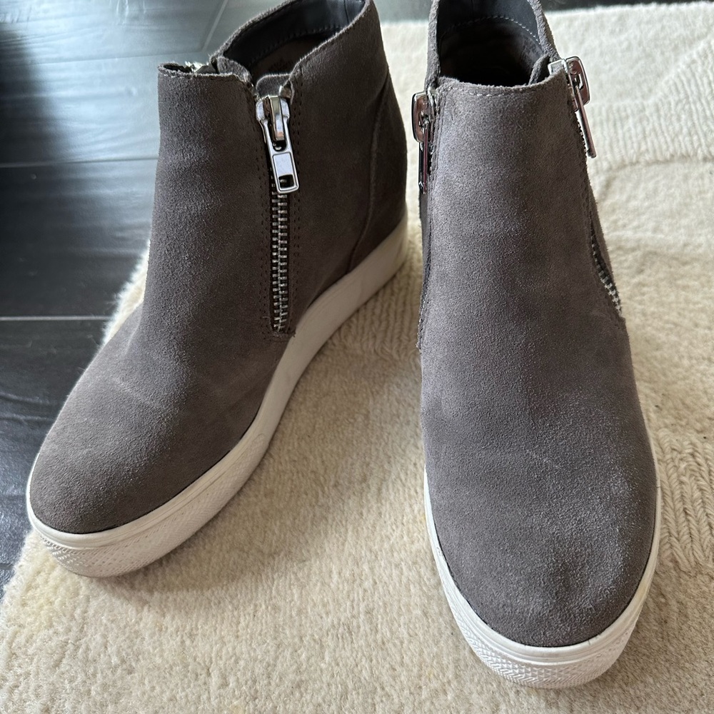 Steve Madden suede boots